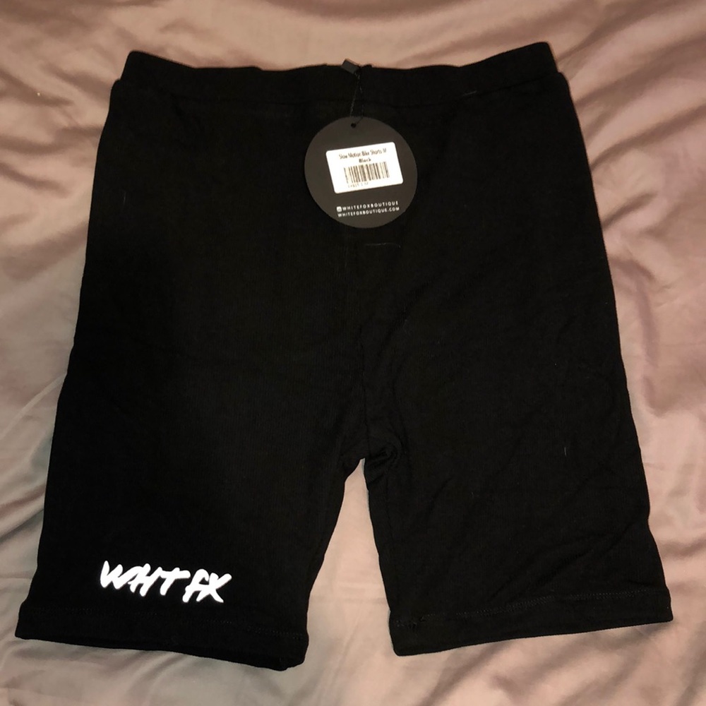 White Fox Boutique - Biker Shorts (Black) Size Medium